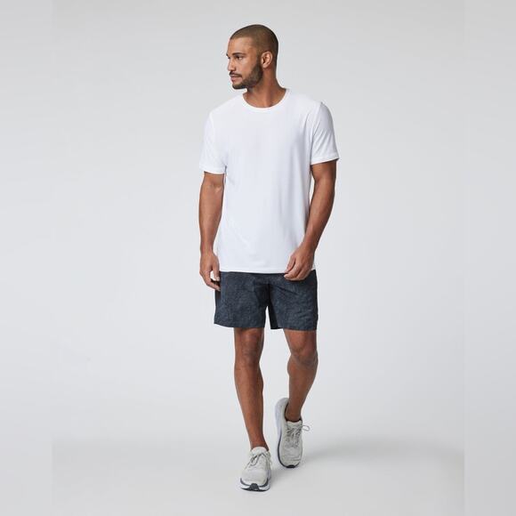 Vuori Kore Short in Charcoal Scribble Size Medium. - Picture 1 of 15
